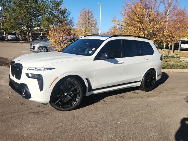 2023 BMW X7 M60i