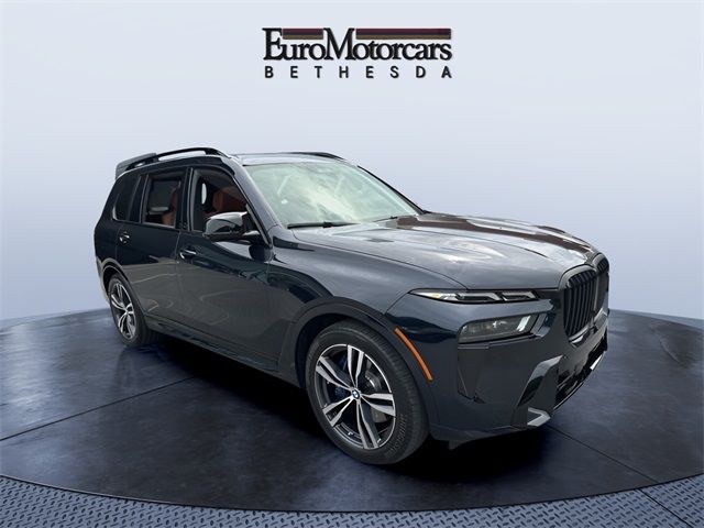 2023 BMW X7 M60i