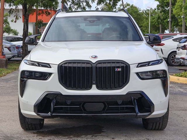 2023 BMW X7 M60i