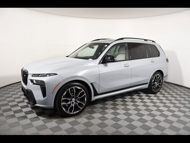 2023 BMW X7 M60i