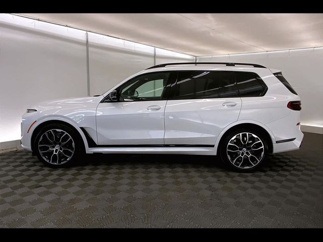 2023 BMW X7 M60i