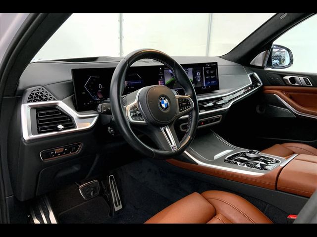 2023 BMW X7 M60i