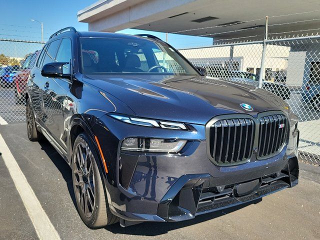 2023 BMW X7 M60i