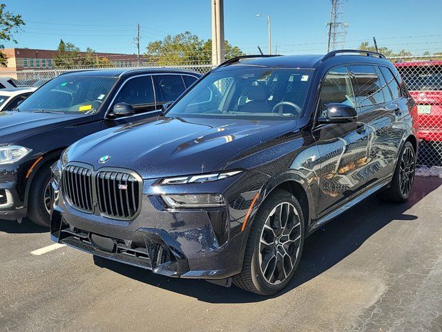 2023 BMW X7 M60i