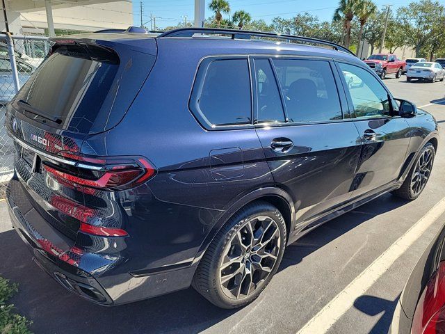 2023 BMW X7 M60i