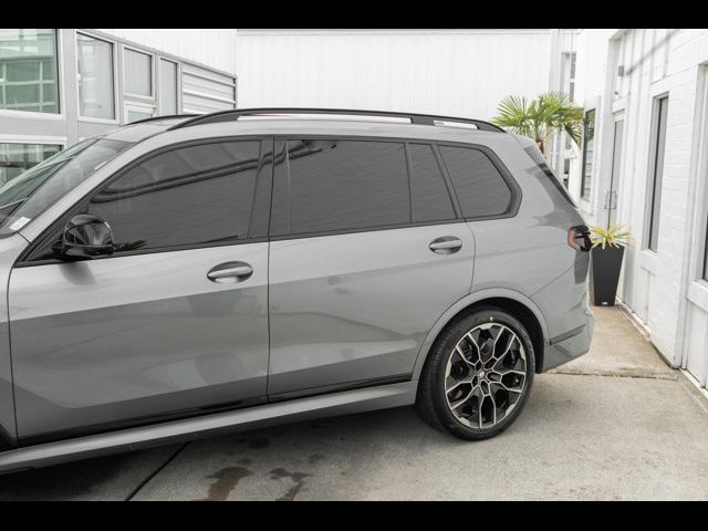 2023 BMW X7 M60i