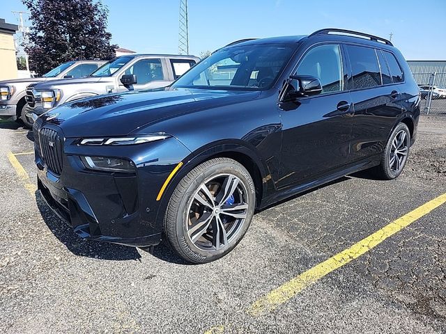 2023 BMW X7 M60i