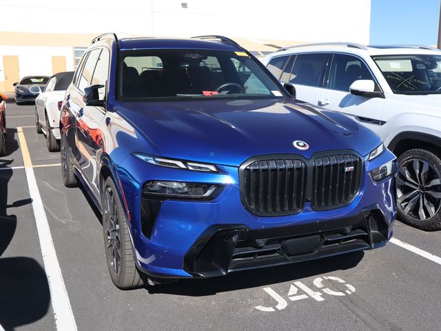 2023 BMW X7 M60i