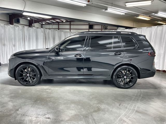 2023 BMW X7 M60i