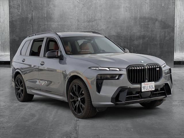 2023 BMW X7 M60i