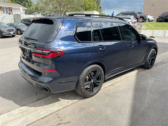 2023 BMW X7 M60i