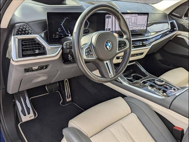 2023 BMW X7 M60i