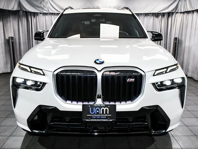 2023 BMW X7 M60i