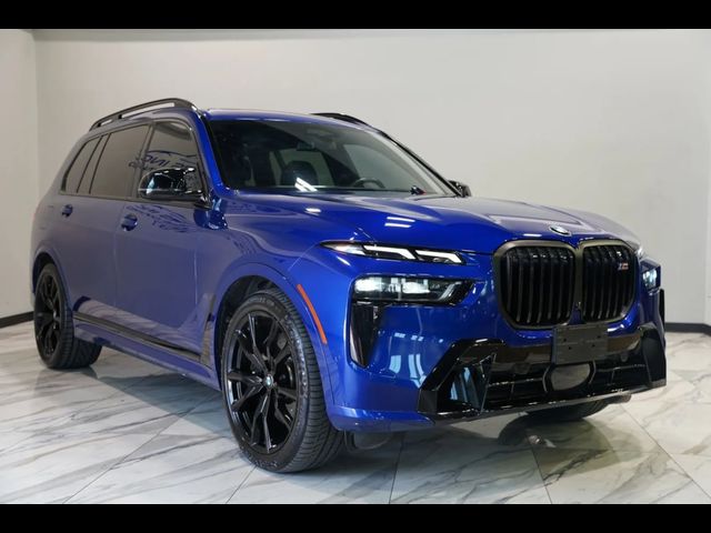 2023 BMW X7 M60i