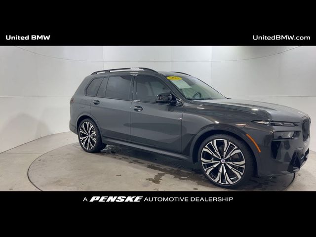 2023 BMW X7 M60i