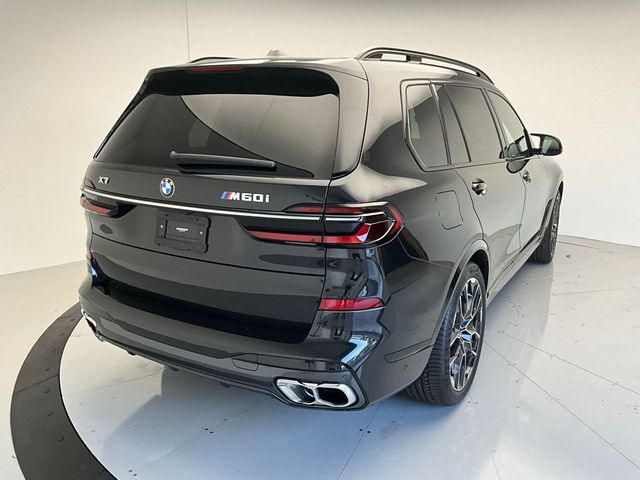 2023 BMW X7 M60i