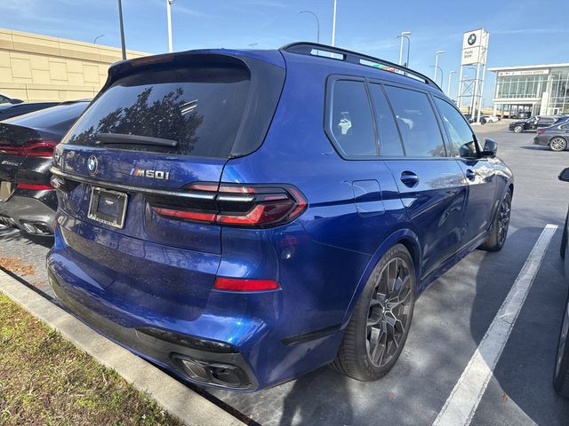 2023 BMW X7 M60i