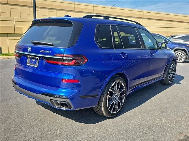 2023 BMW X7 M60i