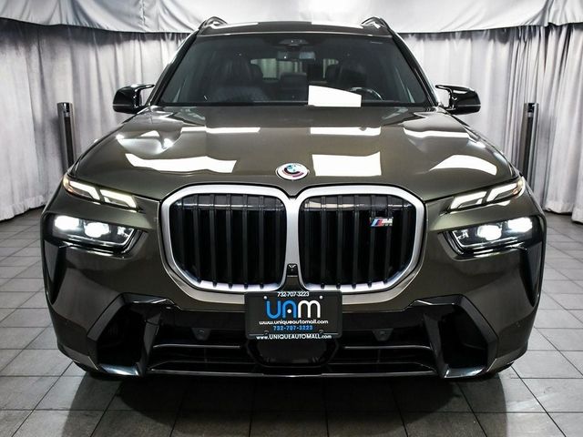 2023 BMW X7 M60i