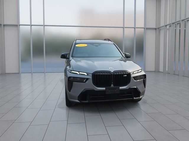 2023 BMW X7 M60i