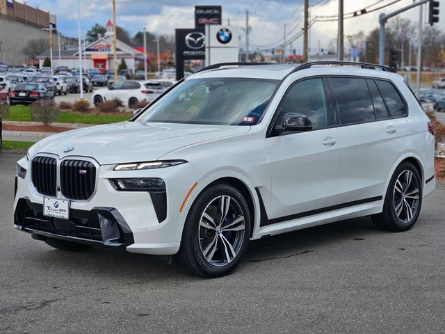 2023 BMW X7 M60i