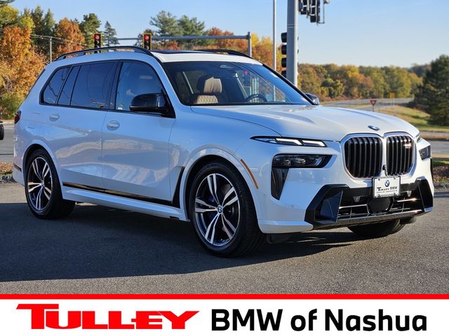 2023 BMW X7 M60i