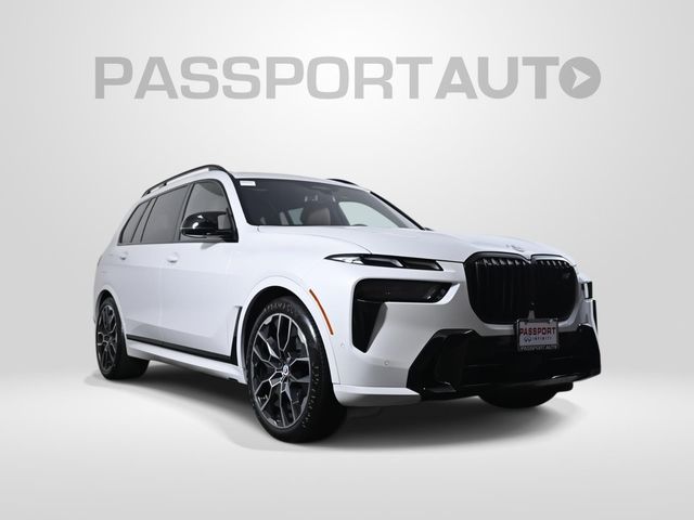 2023 BMW X7 M60i