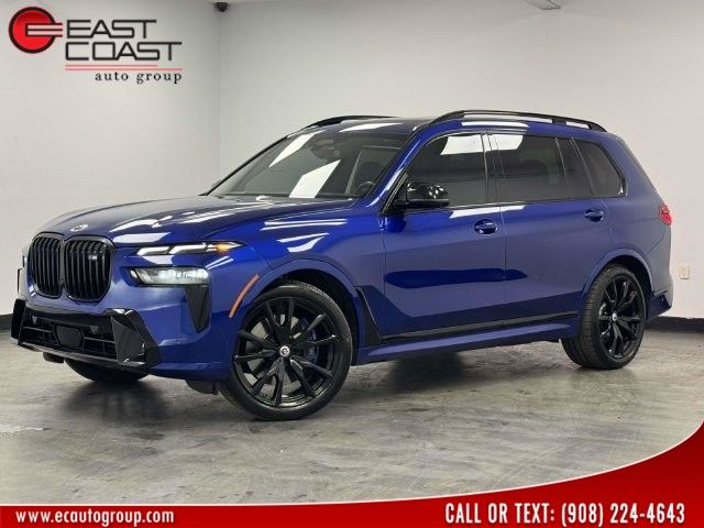 2023 BMW X7 M60i