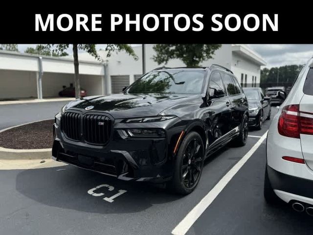 2023 BMW X7 M60i