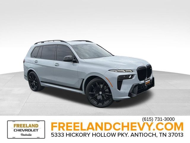 2023 BMW X7 M60i