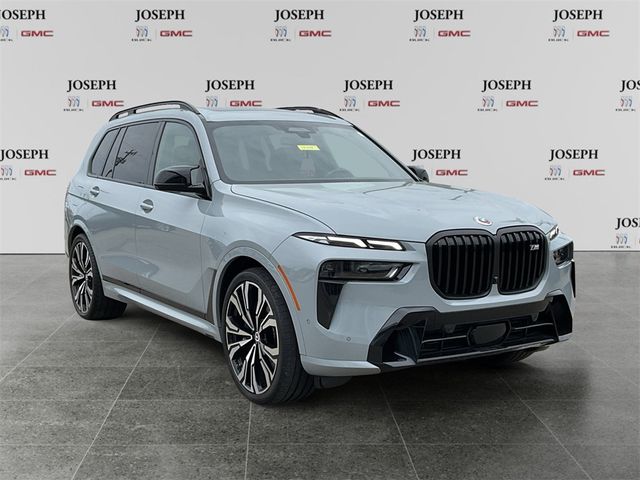 2023 BMW X7 M60i