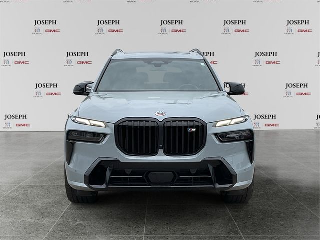 2023 BMW X7 M60i
