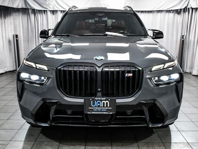 2023 BMW X7 M60i