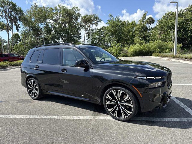 2023 BMW X7 M60i