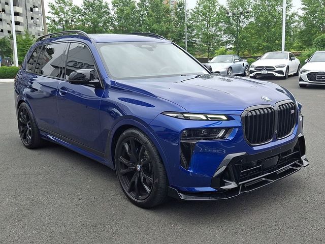 2023 BMW X7 M60i