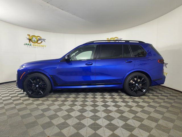 2023 BMW X7 M60i