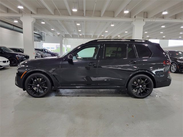 2023 BMW X7 M60i