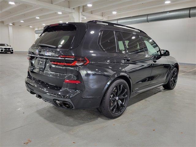 2023 BMW X7 M60i