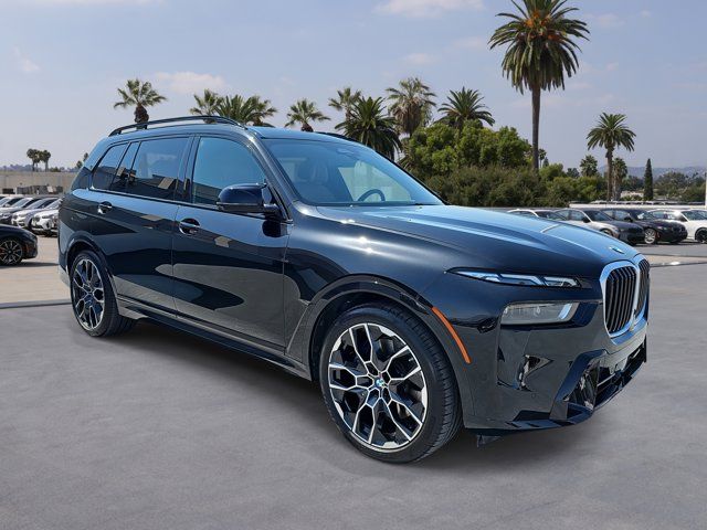 2023 BMW X7 M60i
