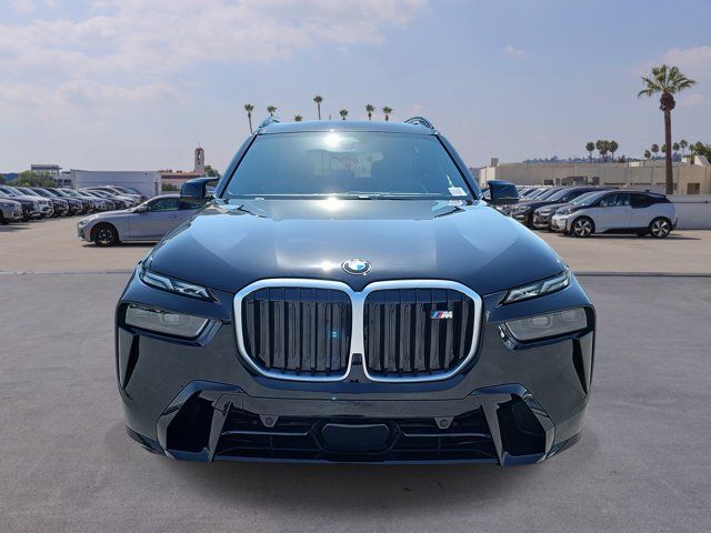 2023 BMW X7 M60i