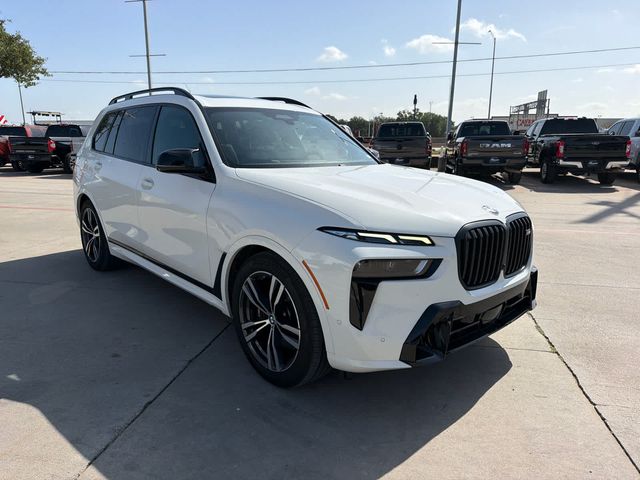 2023 BMW X7 M60i