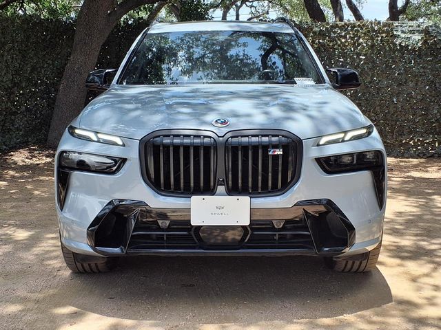 2023 BMW X7 M60i