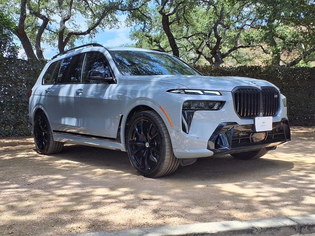 2023 BMW X7 M60i