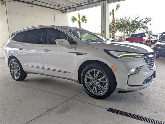 2023 Buick Enclave Essence