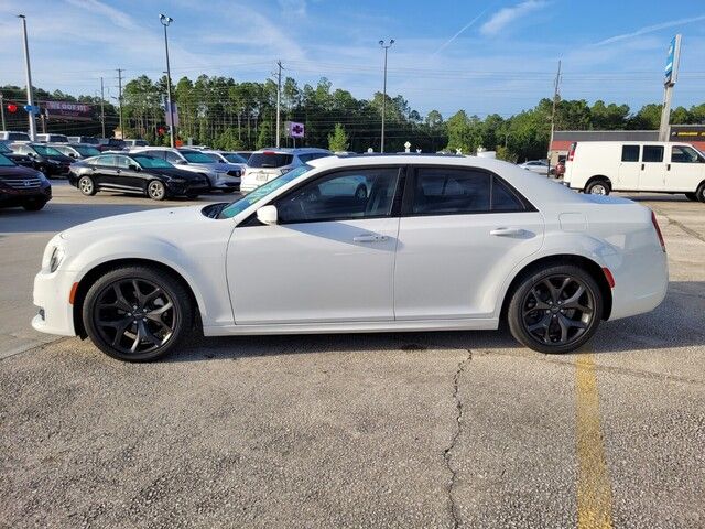 2023 Chrysler 300 Touring L