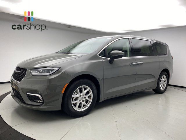 2023 Chrysler Pacifica Touring-L