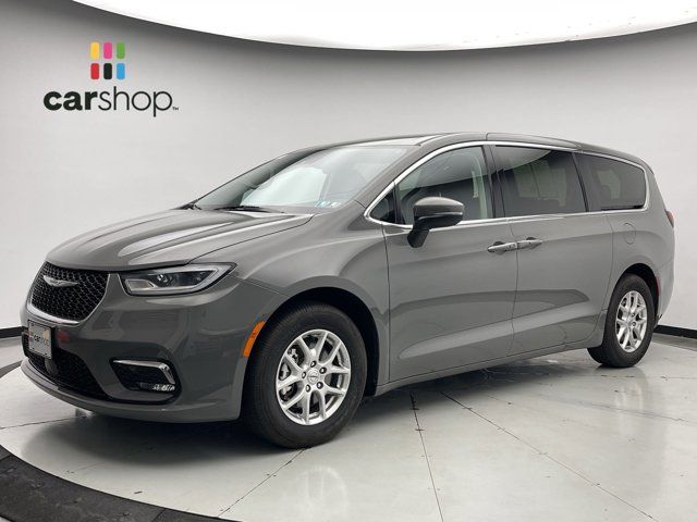 2023 Chrysler Pacifica Touring-L