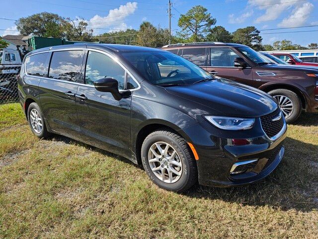 2023 Chrysler Pacifica Touring-L