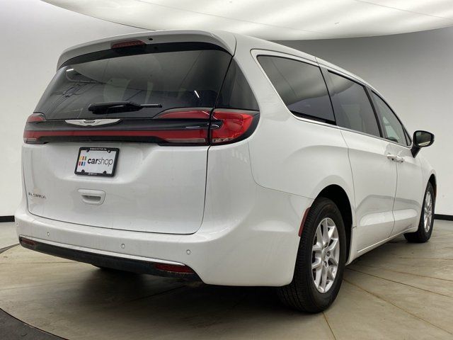 2023 Chrysler Pacifica Touring-L