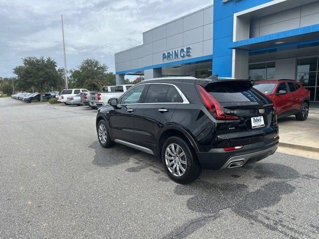 2023 Cadillac XT4 Premium Luxury